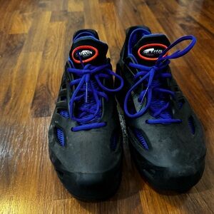 adidas Black Athletic Shoes with Climacool  Vibrant Blue Accents